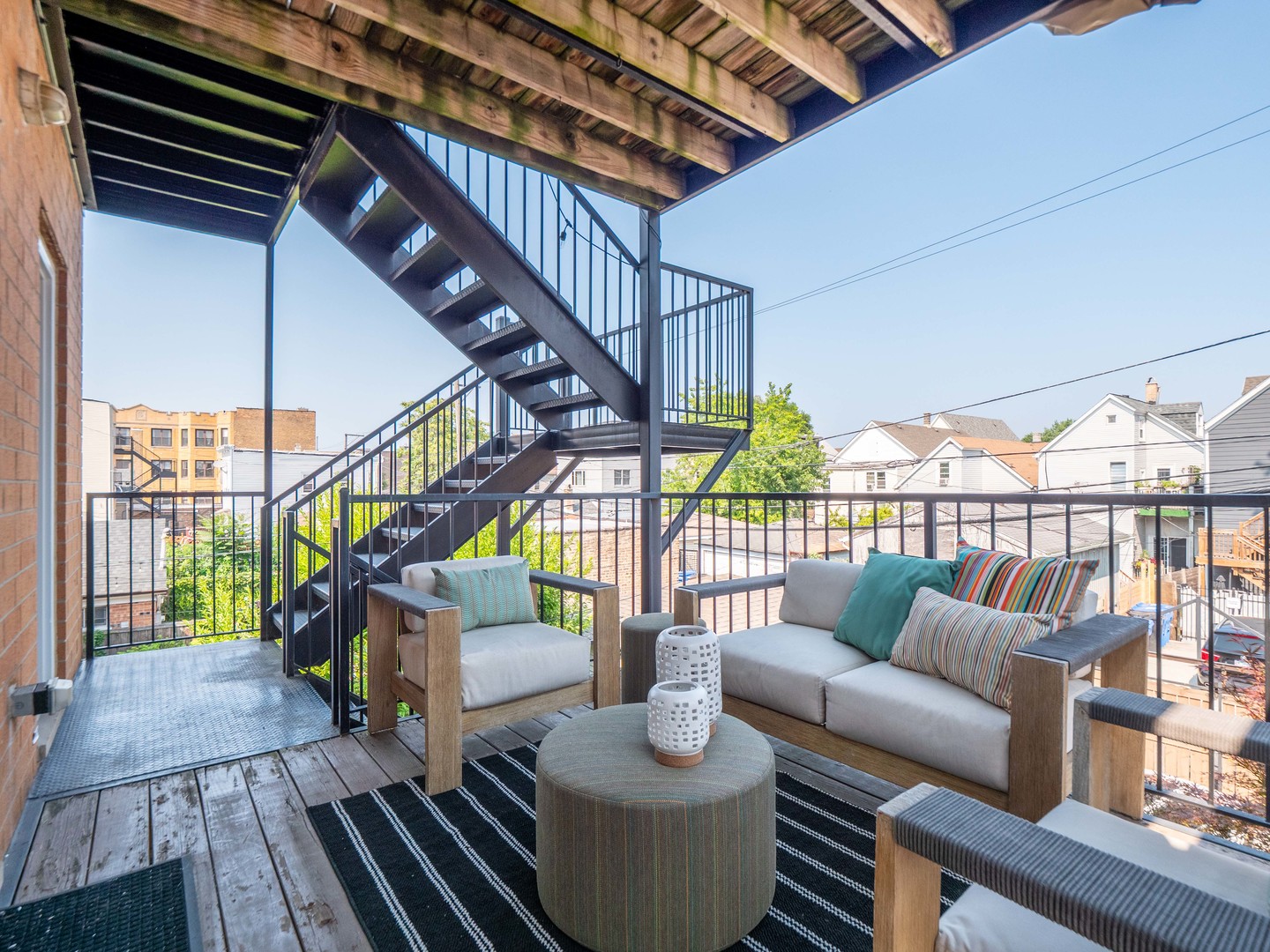 1627 N Fairfield Avenue Unit: 2