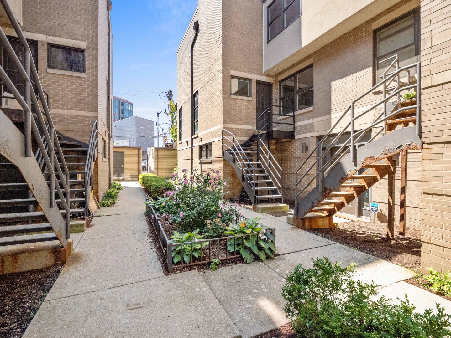 937 W Wrightwood Avenue Unit: C