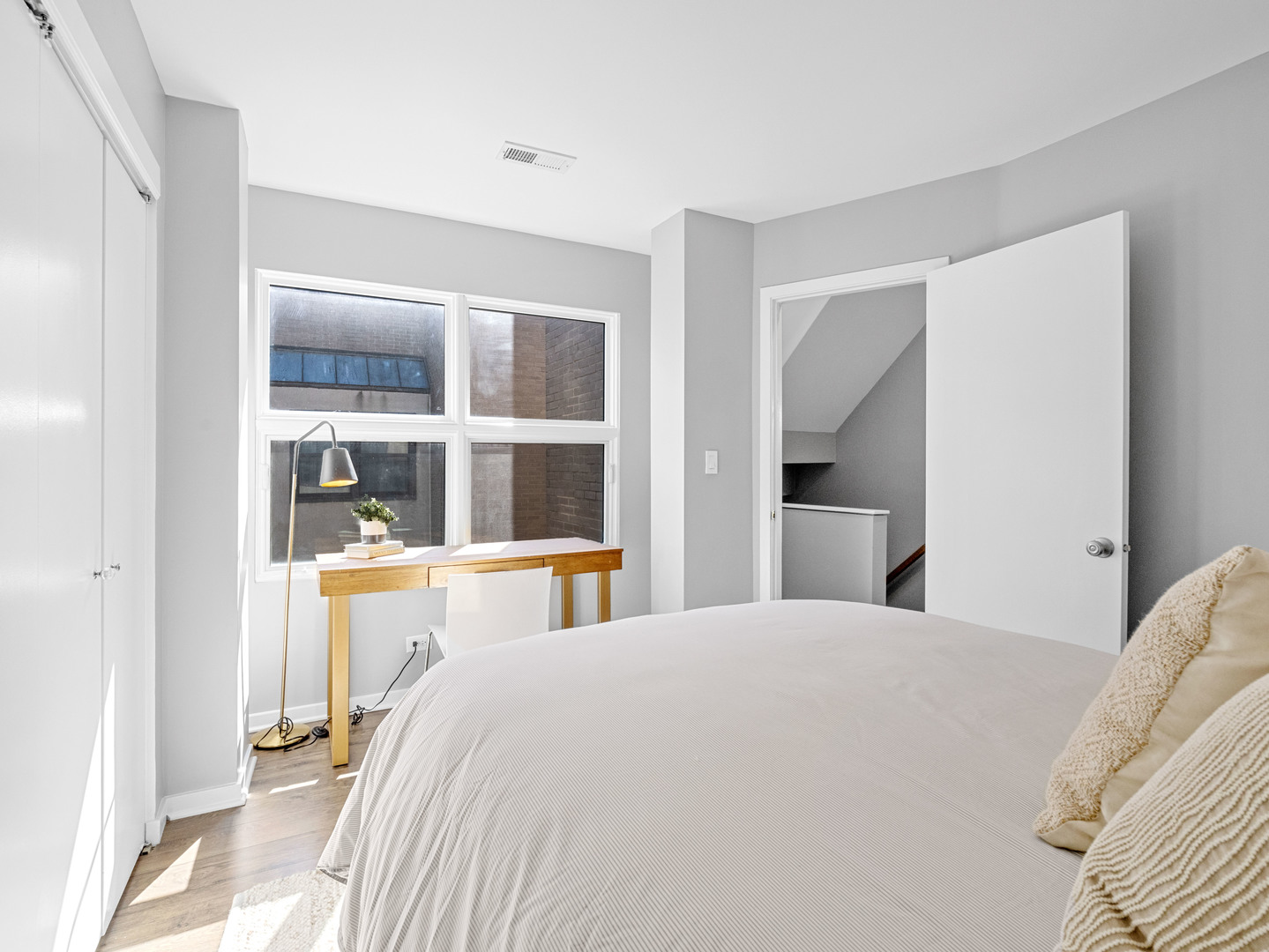937 W Wrightwood Avenue Unit: C