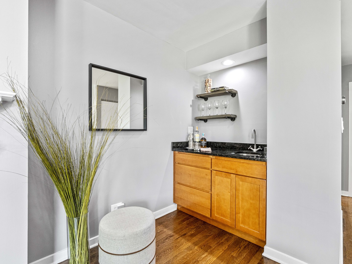 937 W Wrightwood Avenue Unit: C
