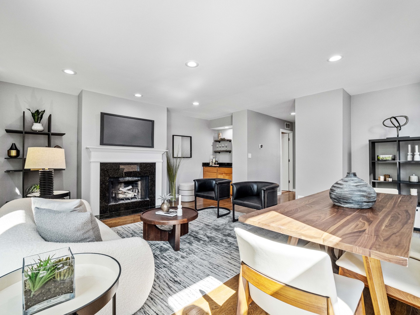 937 W Wrightwood Avenue Unit: C