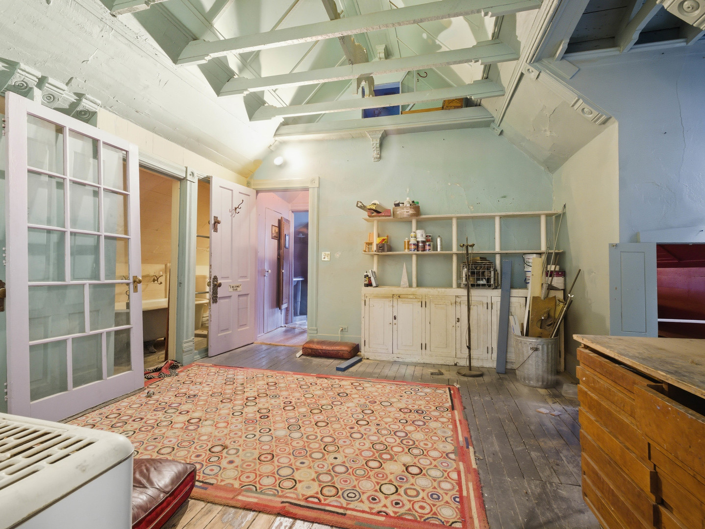 639 W Schubert Avenue