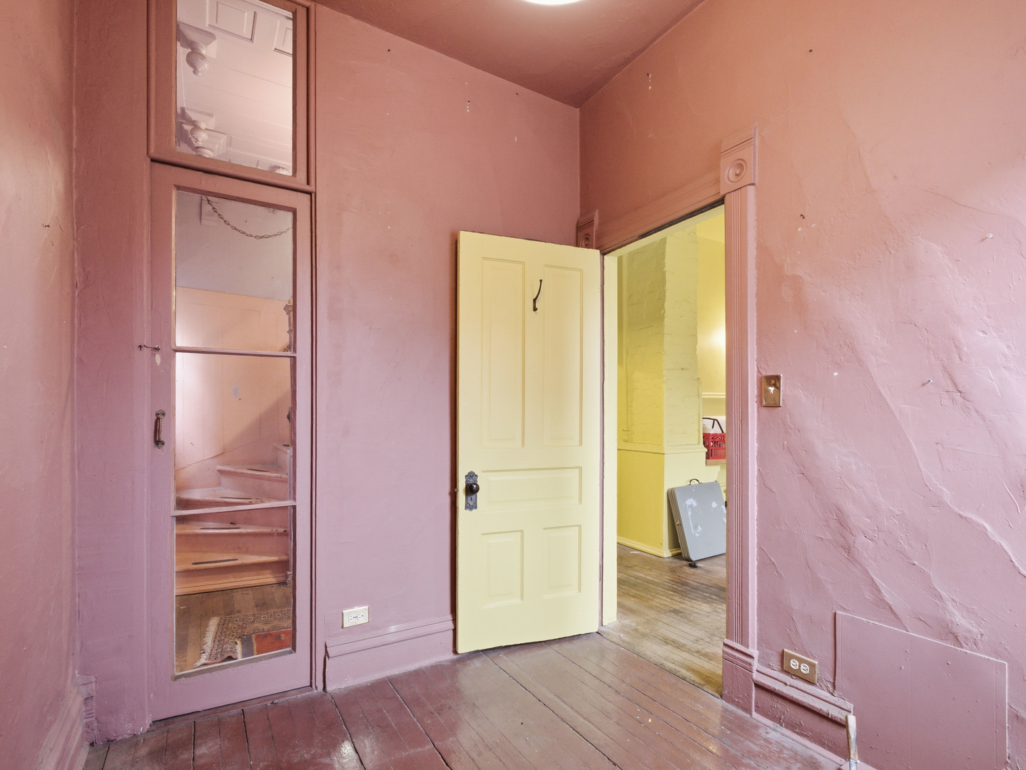 639 W Schubert Avenue