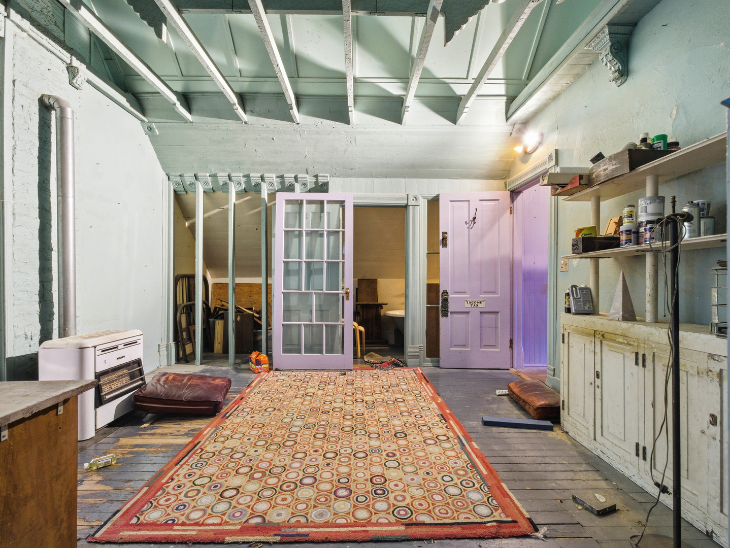 639 W Schubert Avenue