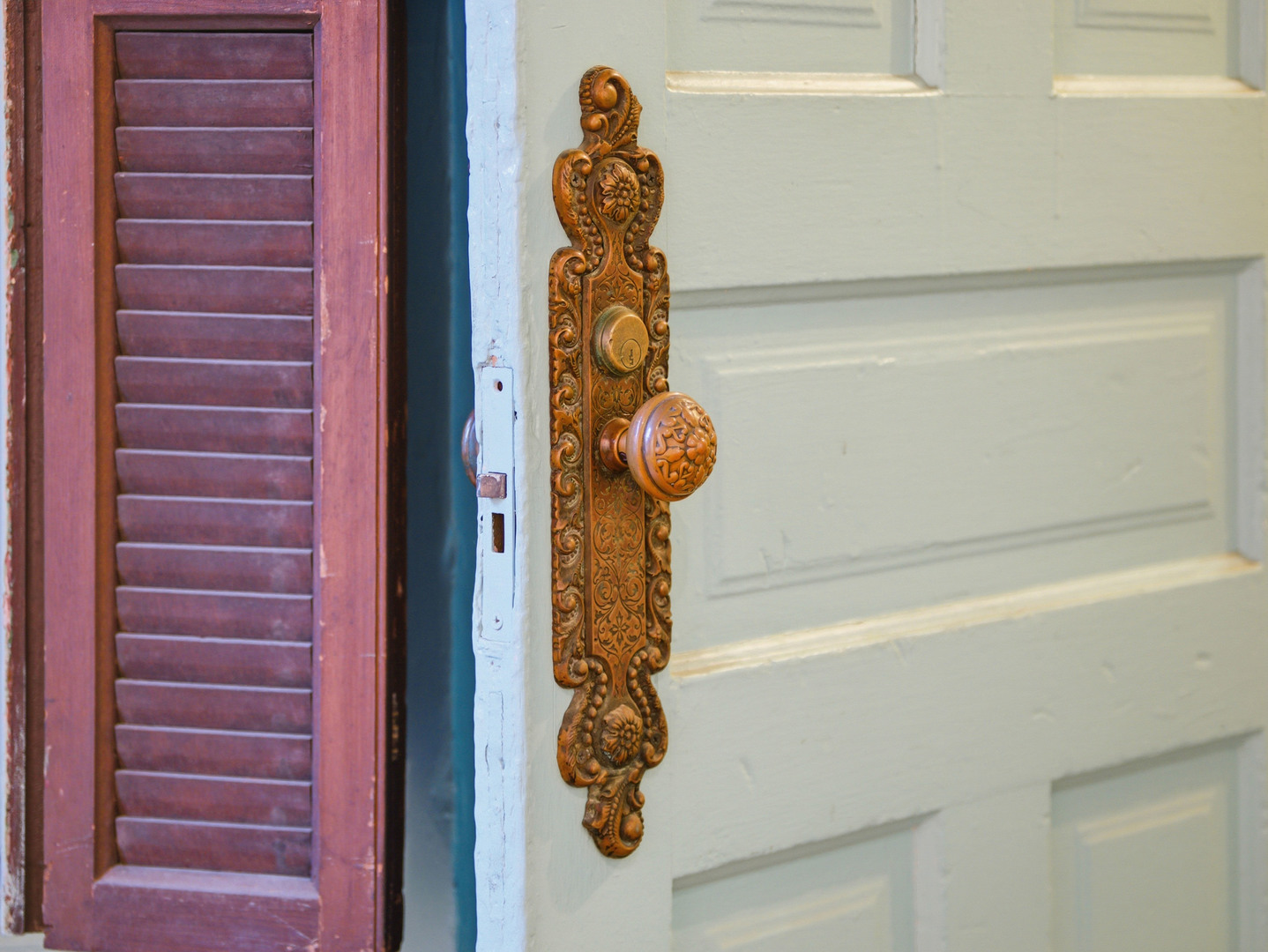 639 W Schubert Avenue