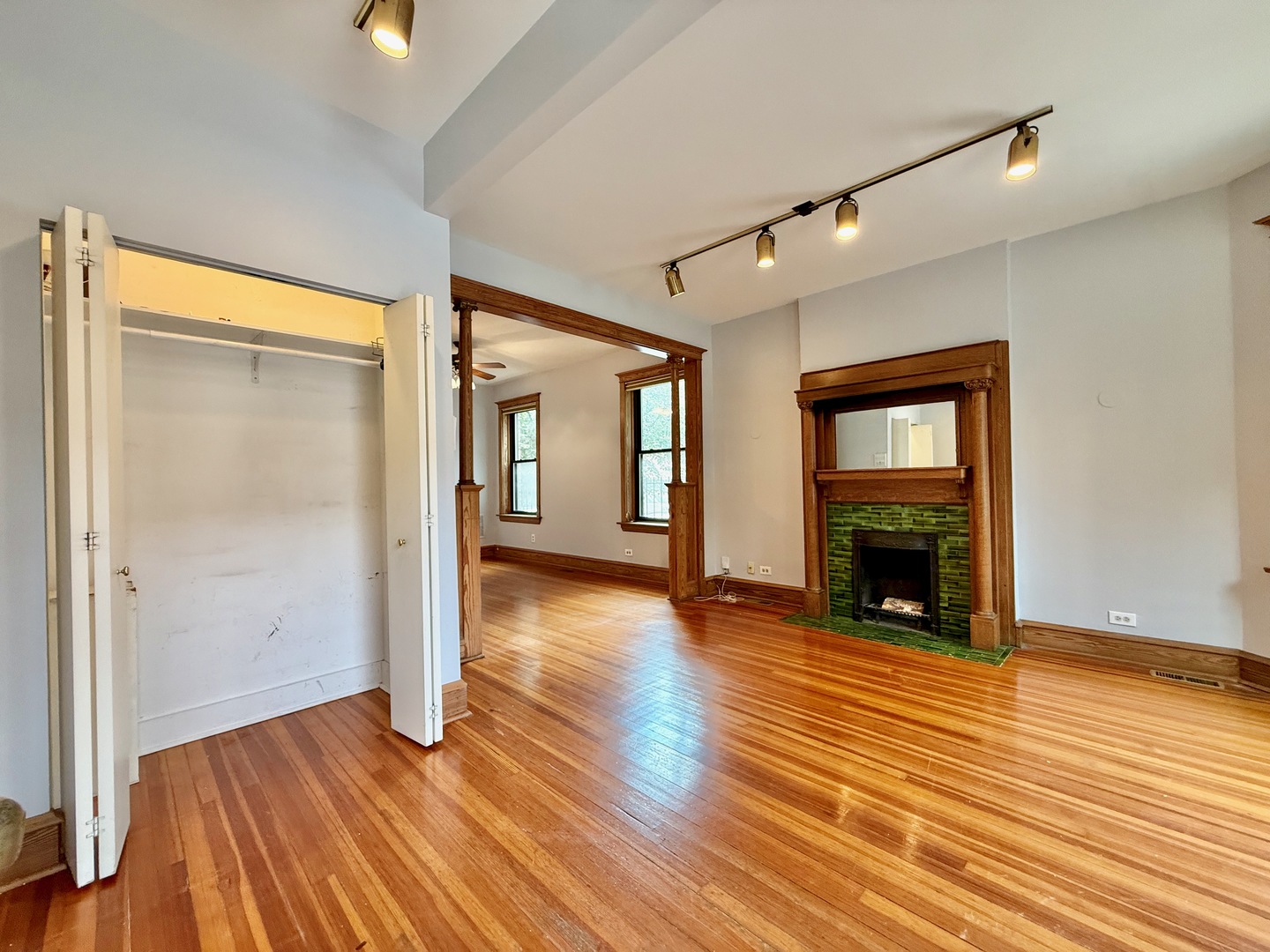 1901 N Hoyne Avenue Unit: 1