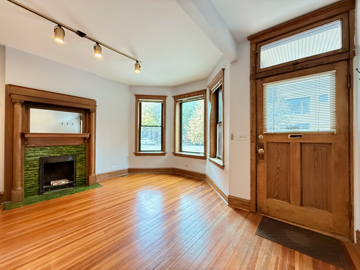 1901 N Hoyne Avenue Unit: 1