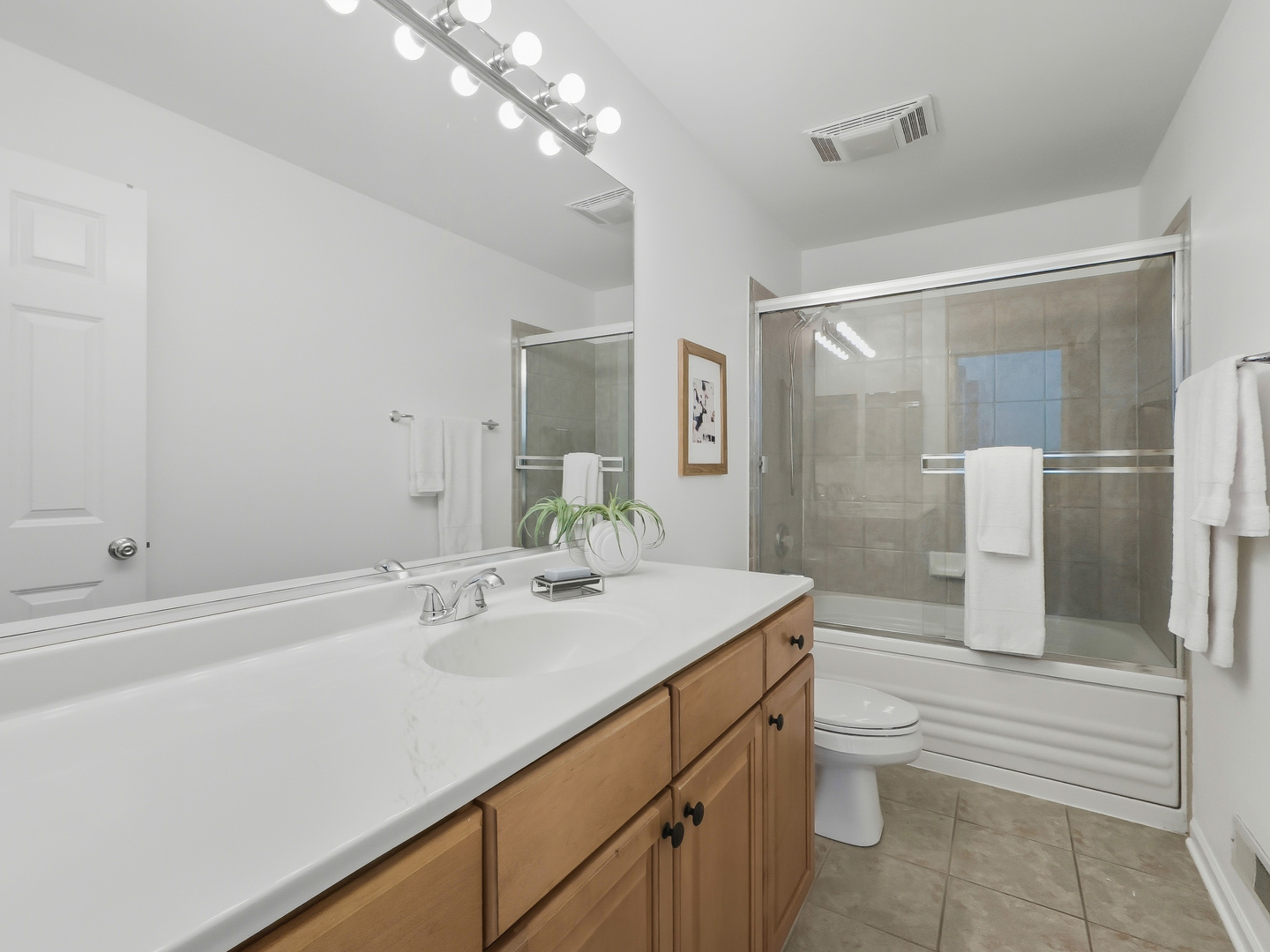 3809 N Milwaukee Avenue Unit: H