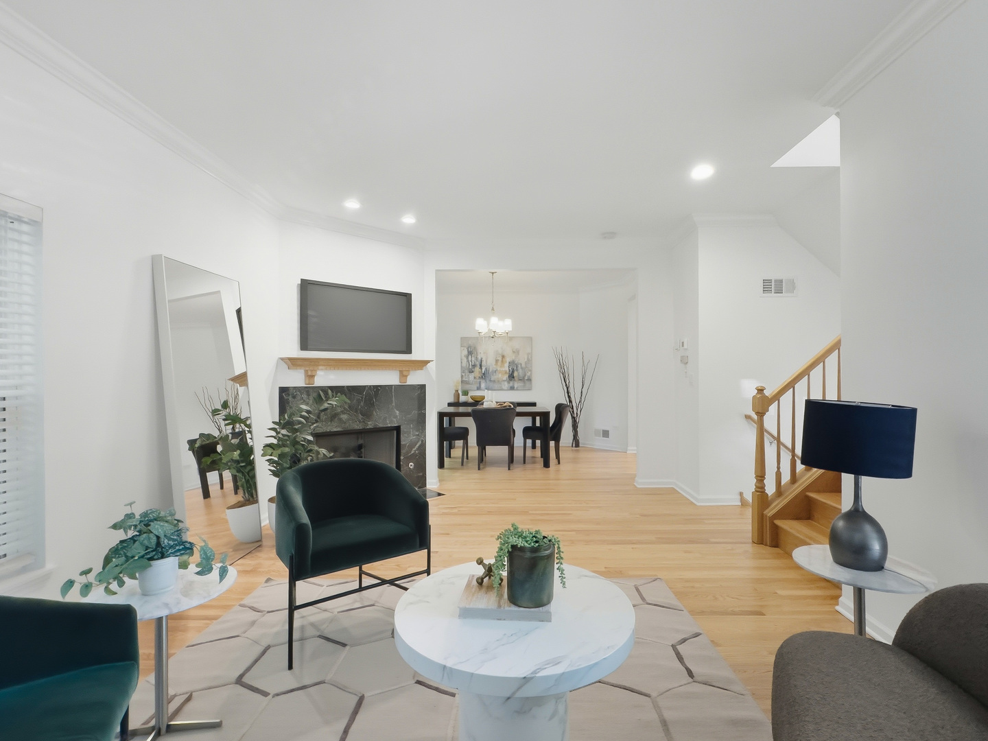 3809 N Milwaukee Avenue Unit: H