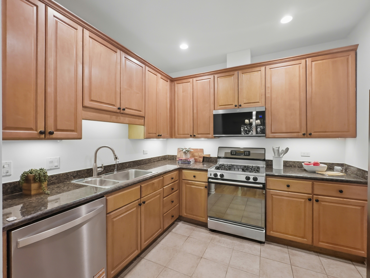 3809 N Milwaukee Avenue Unit: H