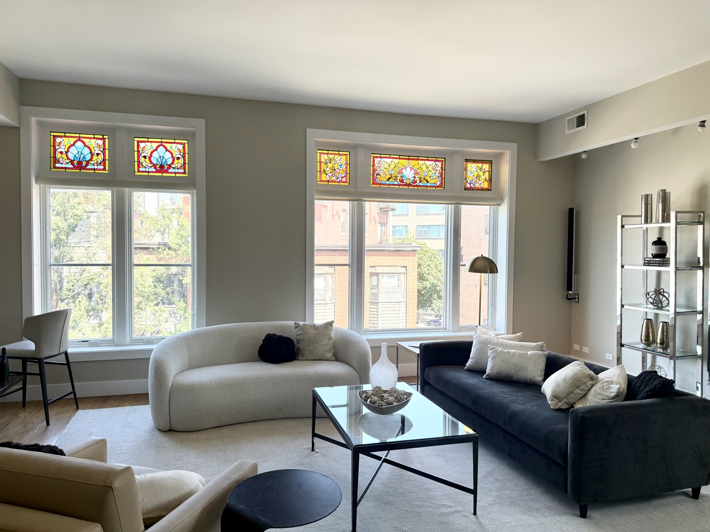 2216 N Lincoln Avenue Unit: 3B