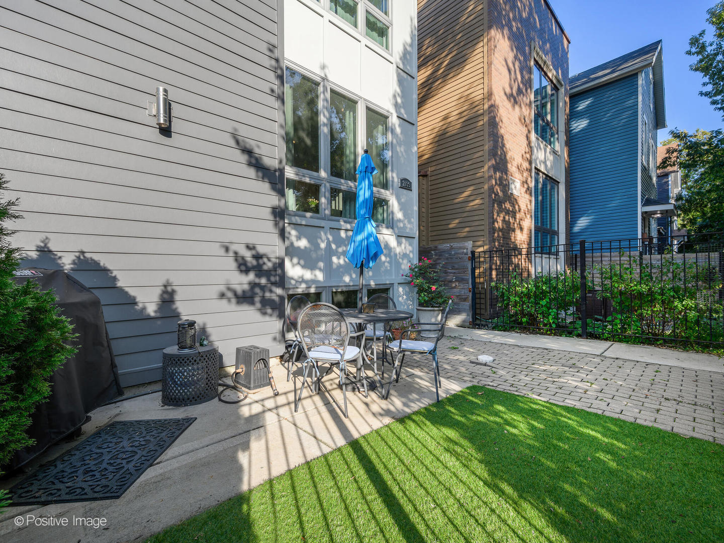 2139 N BINGHAM Street