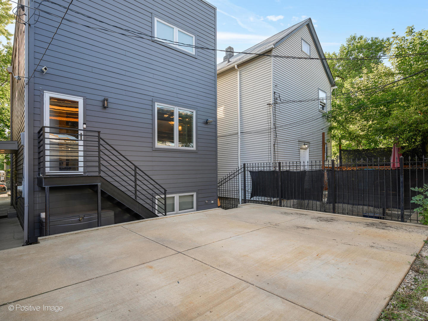 2139 N BINGHAM Street