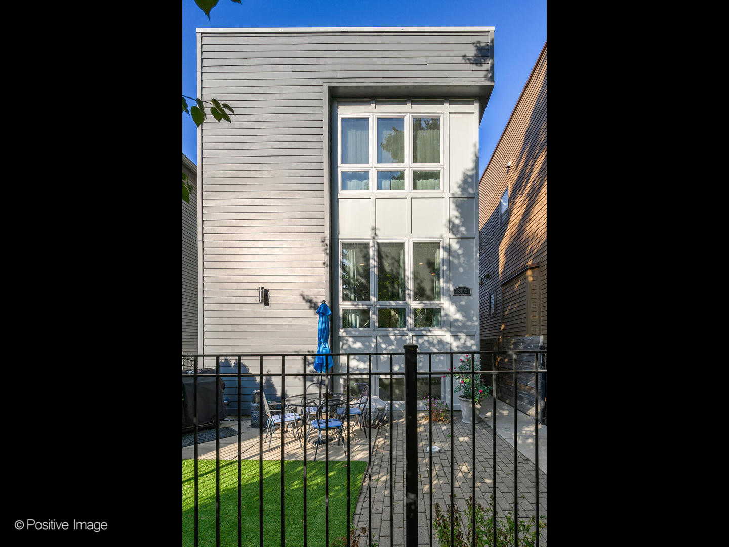 2139 N BINGHAM Street