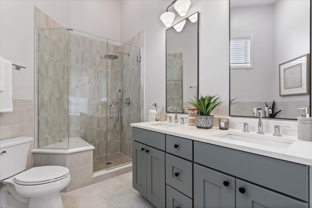 932 N Racine Avenue Unit: 2S