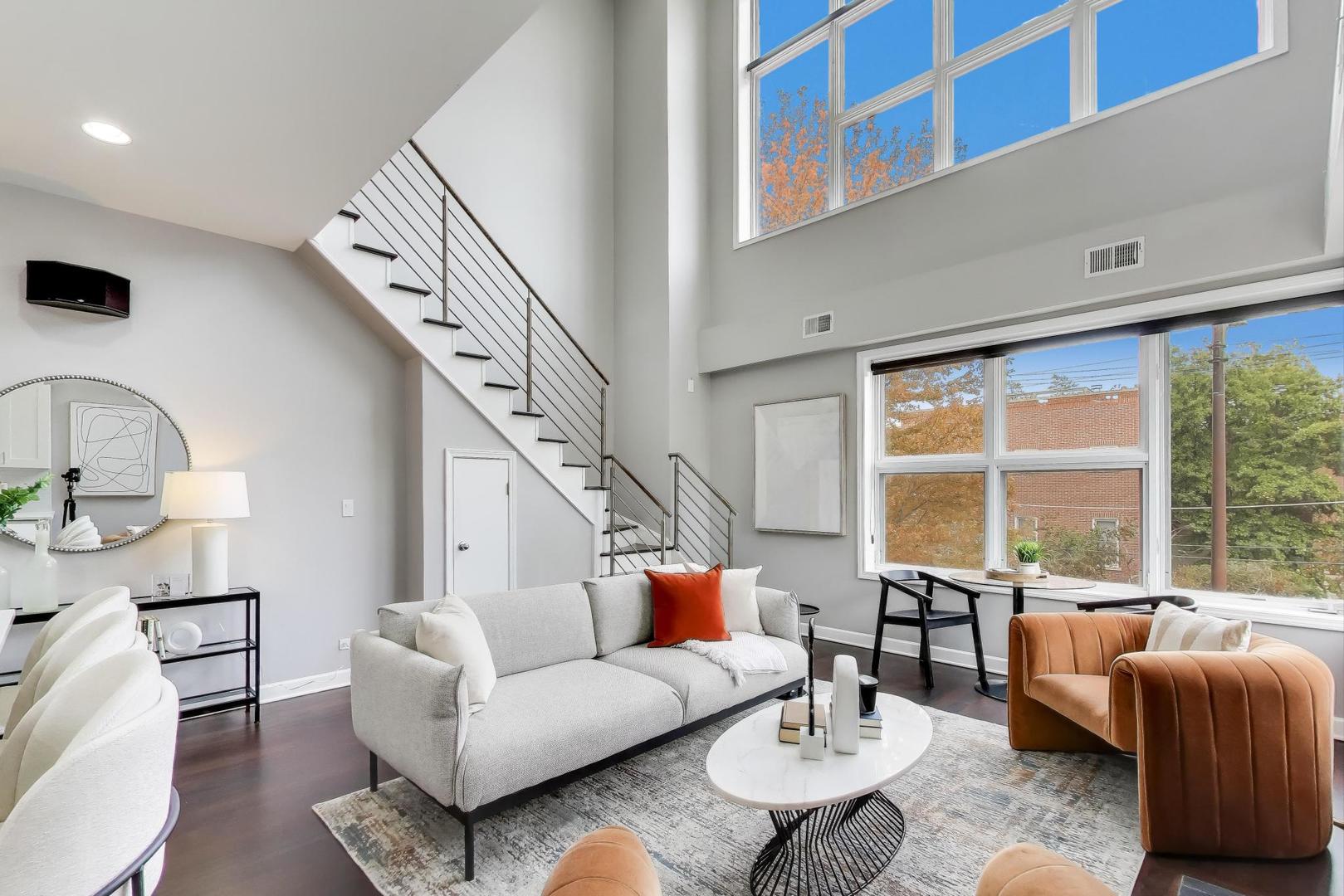 932 N Racine Avenue Unit: 2S