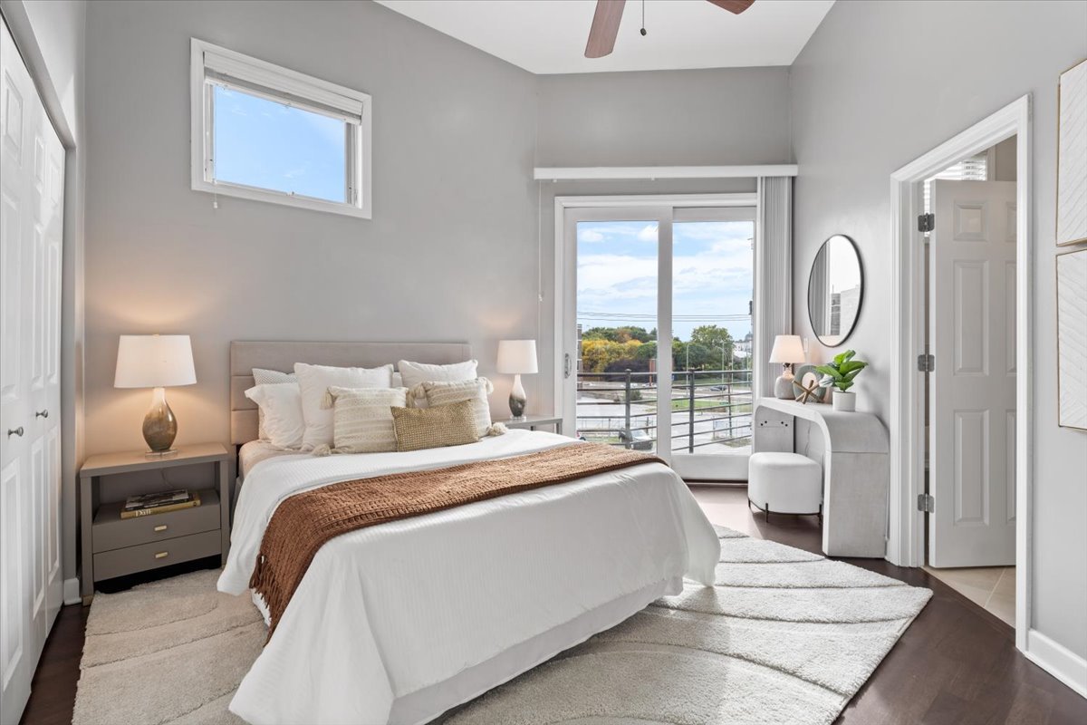 932 N Racine Avenue Unit: 2S