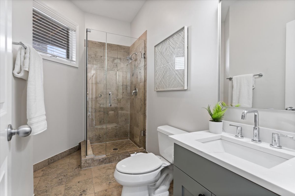 932 N Racine Avenue Unit: 2S