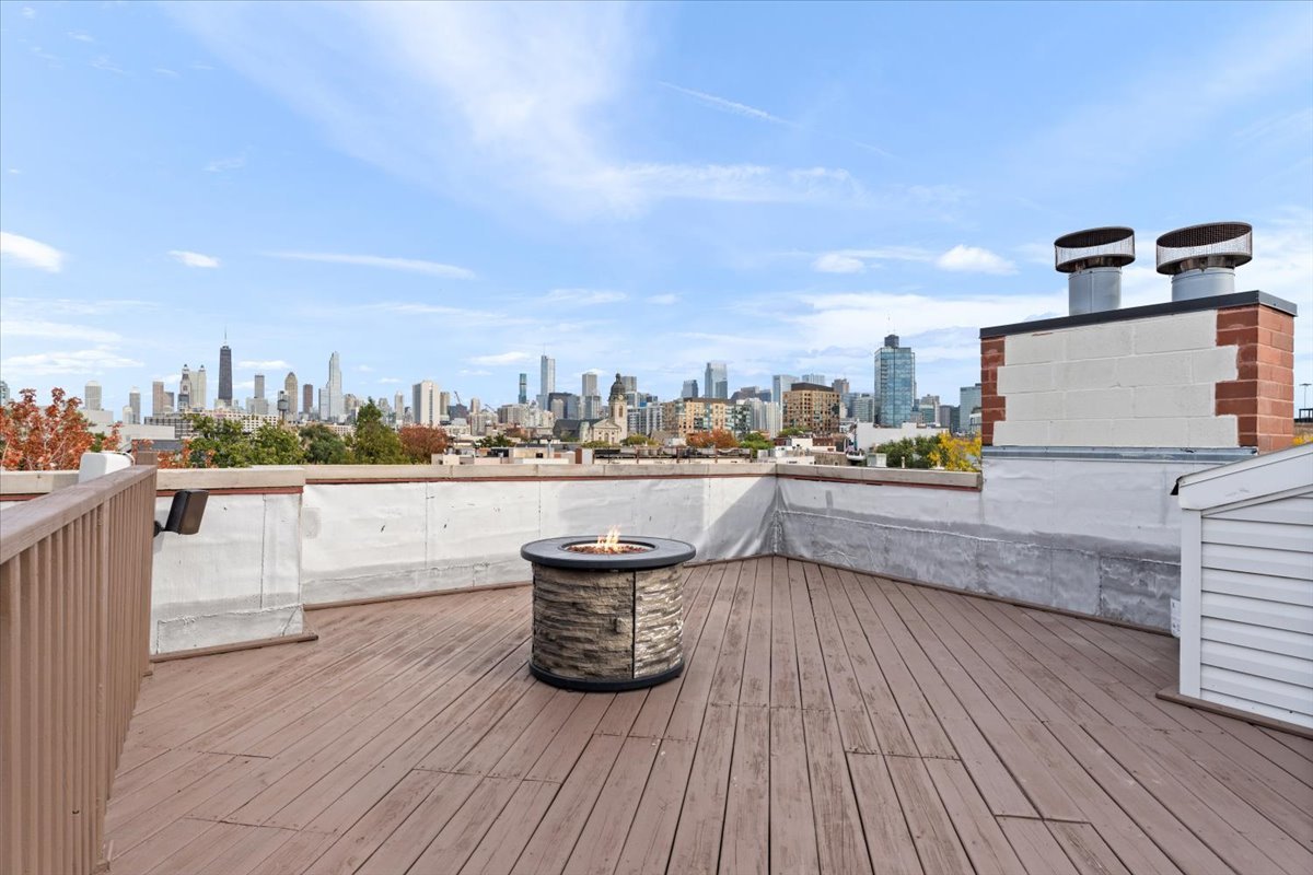 932 N Racine Avenue Unit: 2S