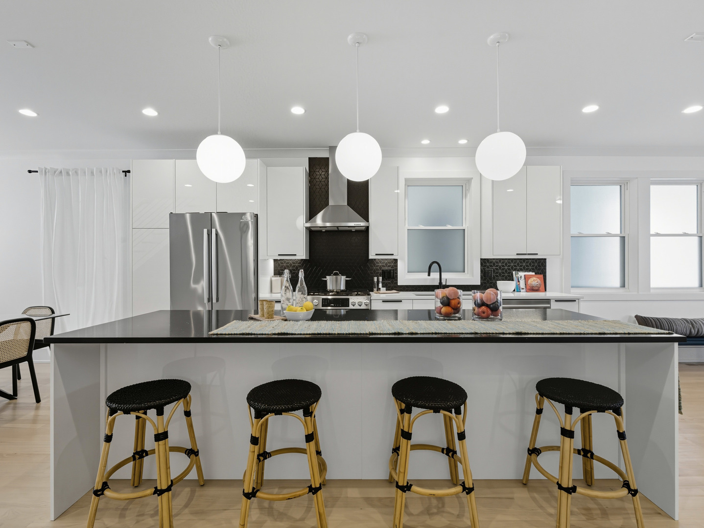 2906 N Woodard Street