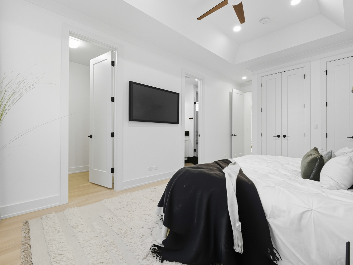 2906 N Woodard Street