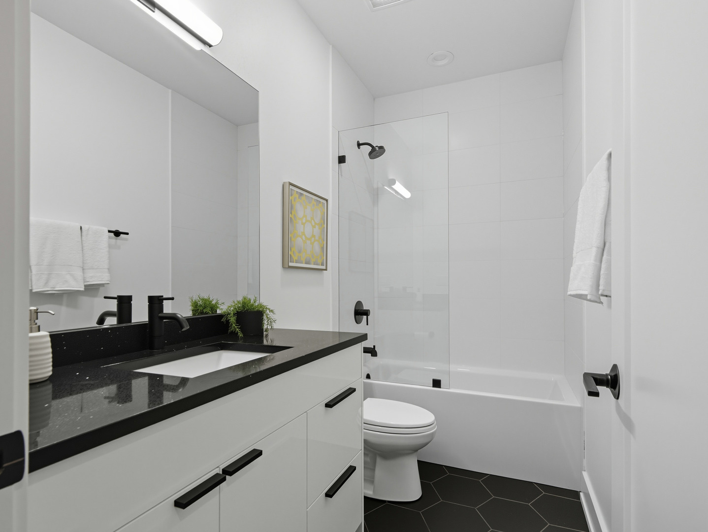 2906 N Woodard Street