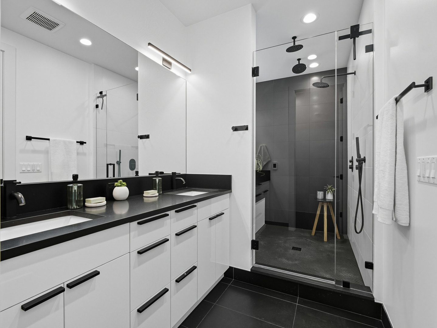 2906 N Woodard Street