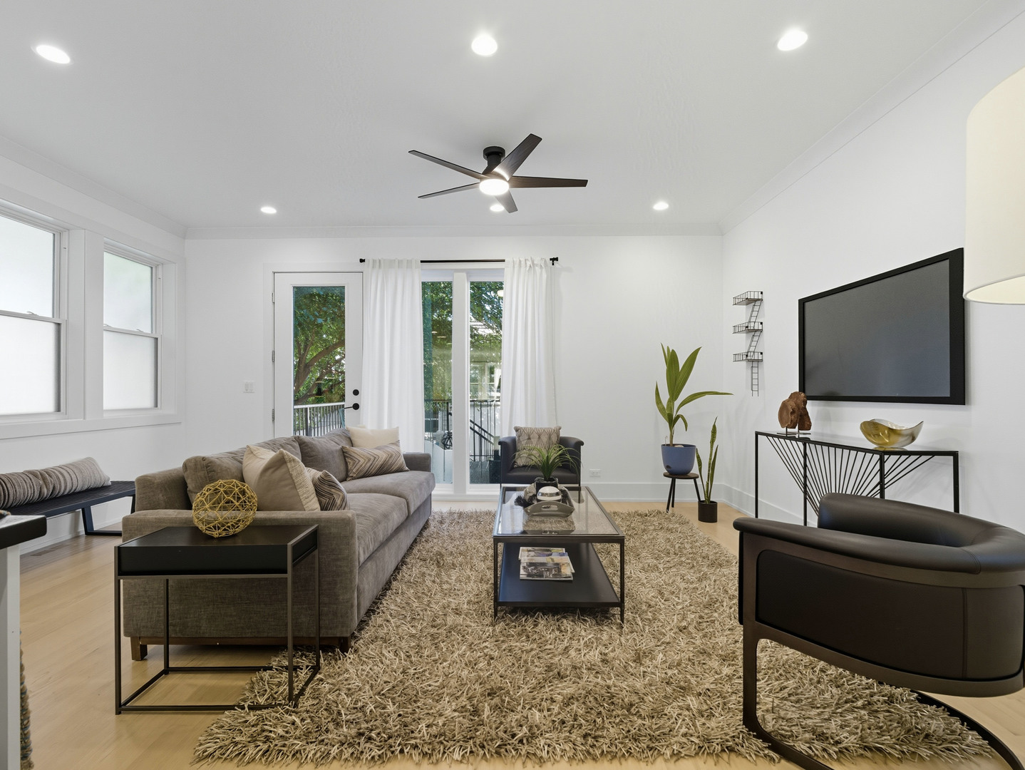 2906 N Woodard Street