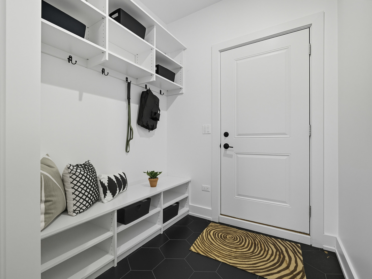 2906 N Woodard Street