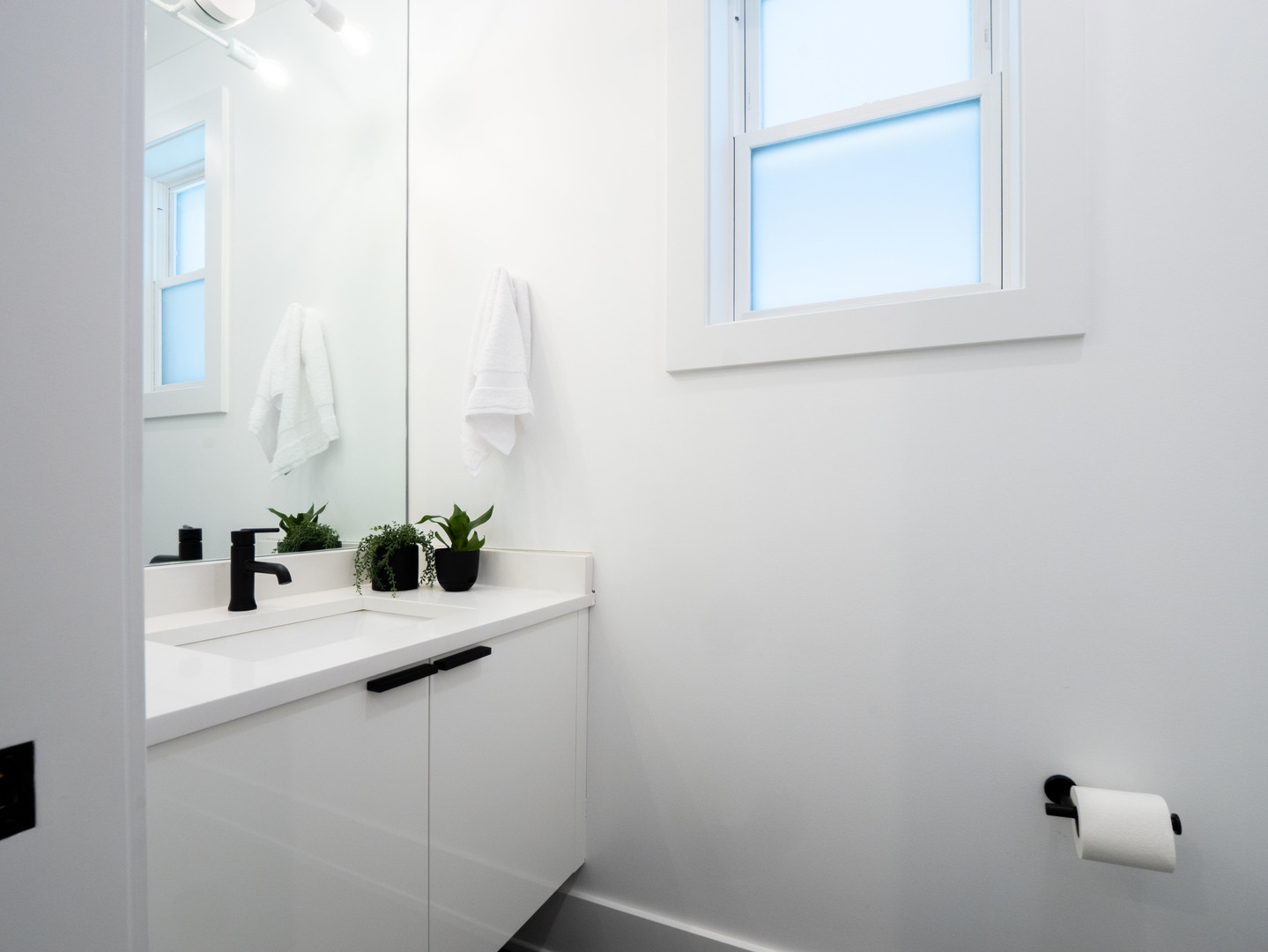 2906 N Woodard Street