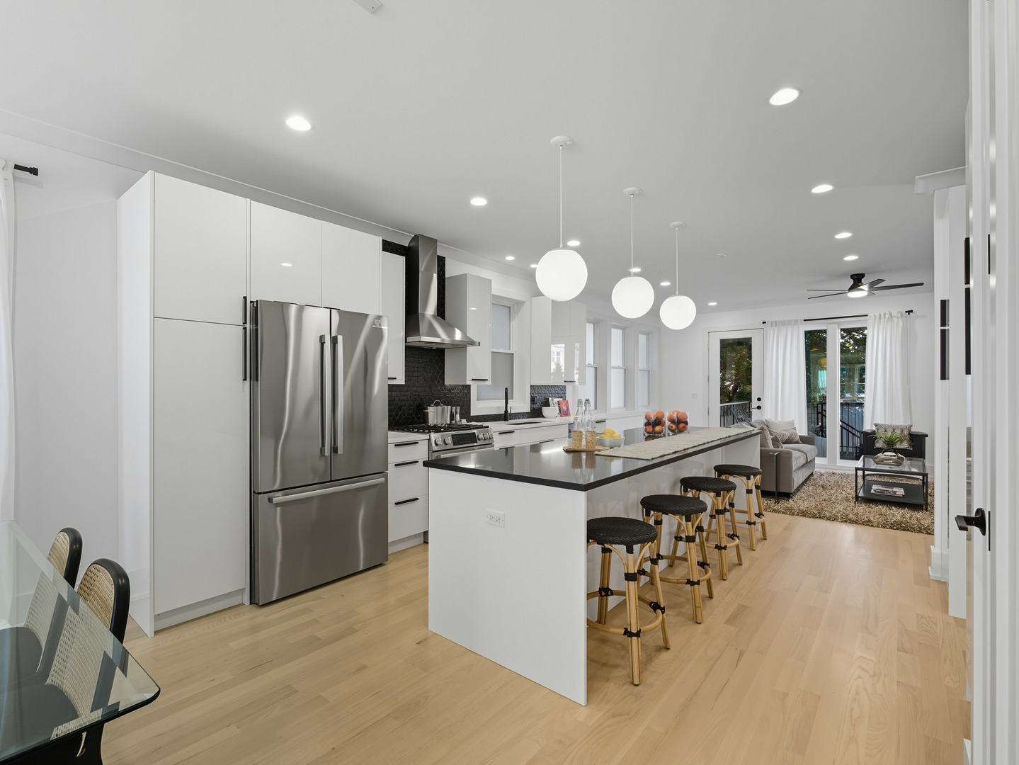 2906 N Woodard Street