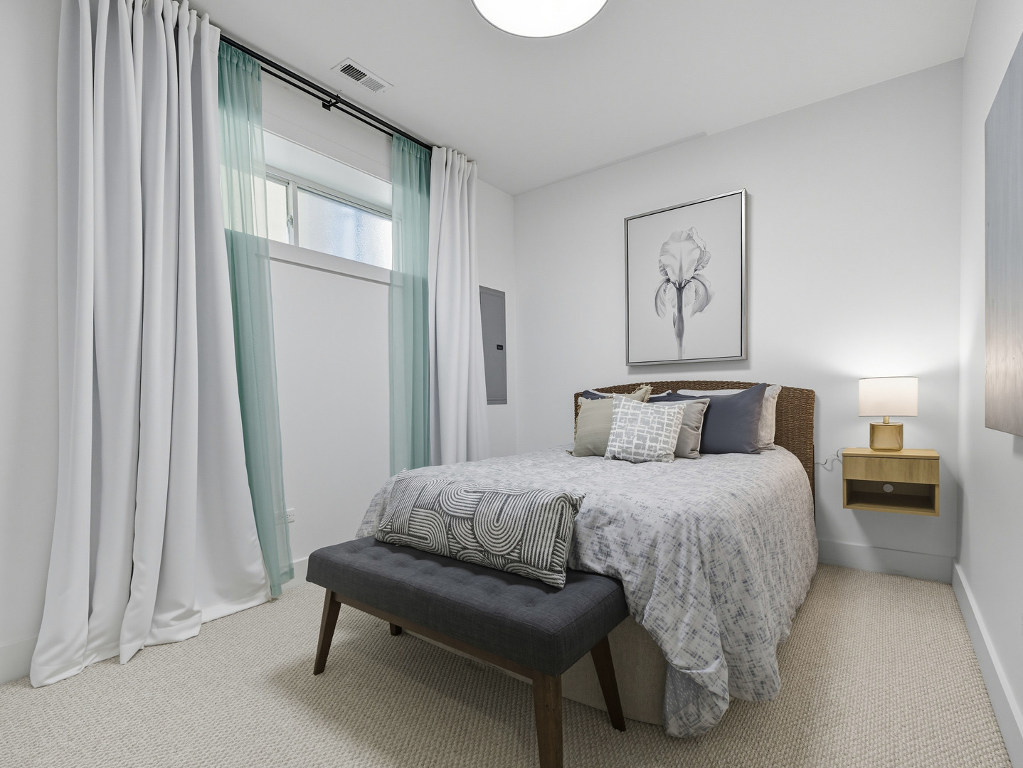 2906 N Woodard Street