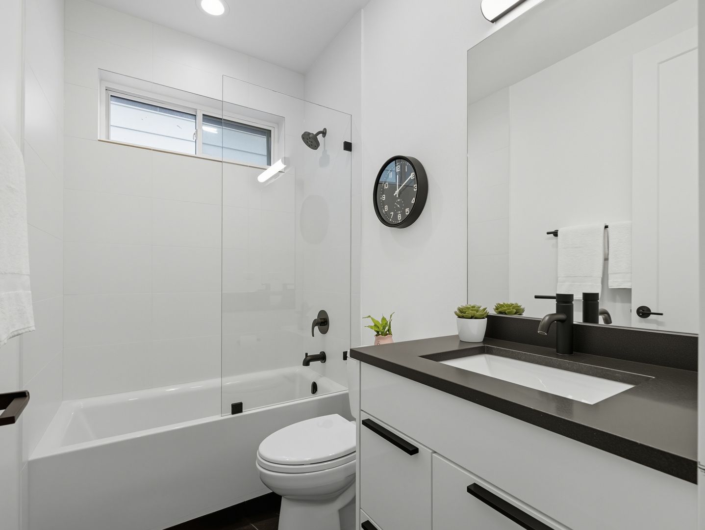 2906 N Woodard Street