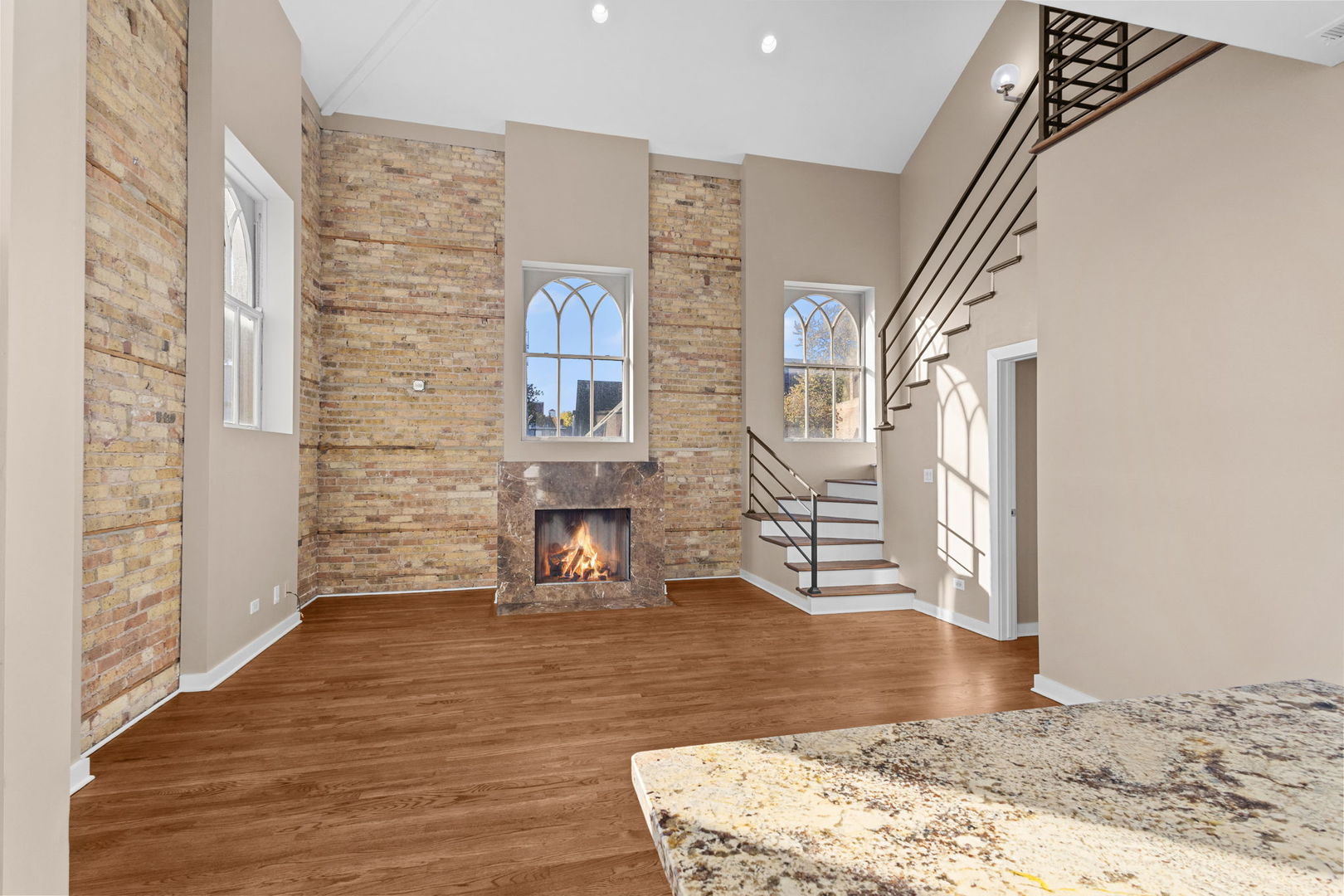 2150 W NORTH Avenue Unit: 2