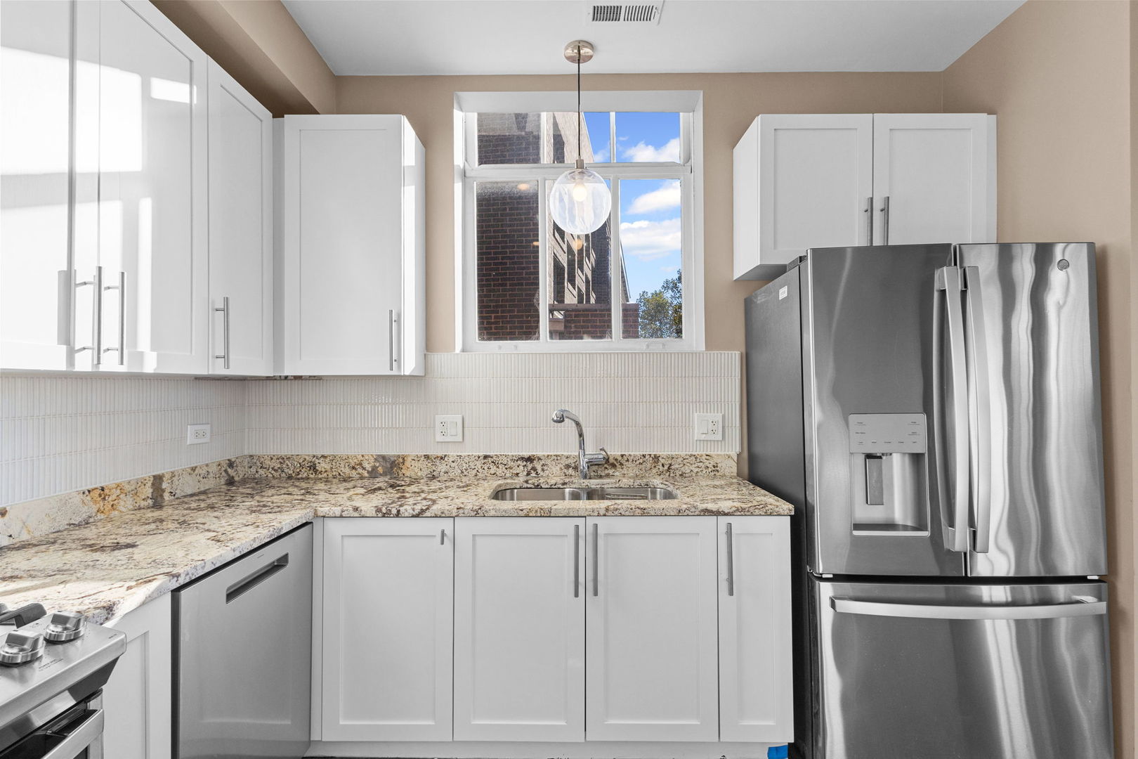 2150 W NORTH Avenue Unit: 2