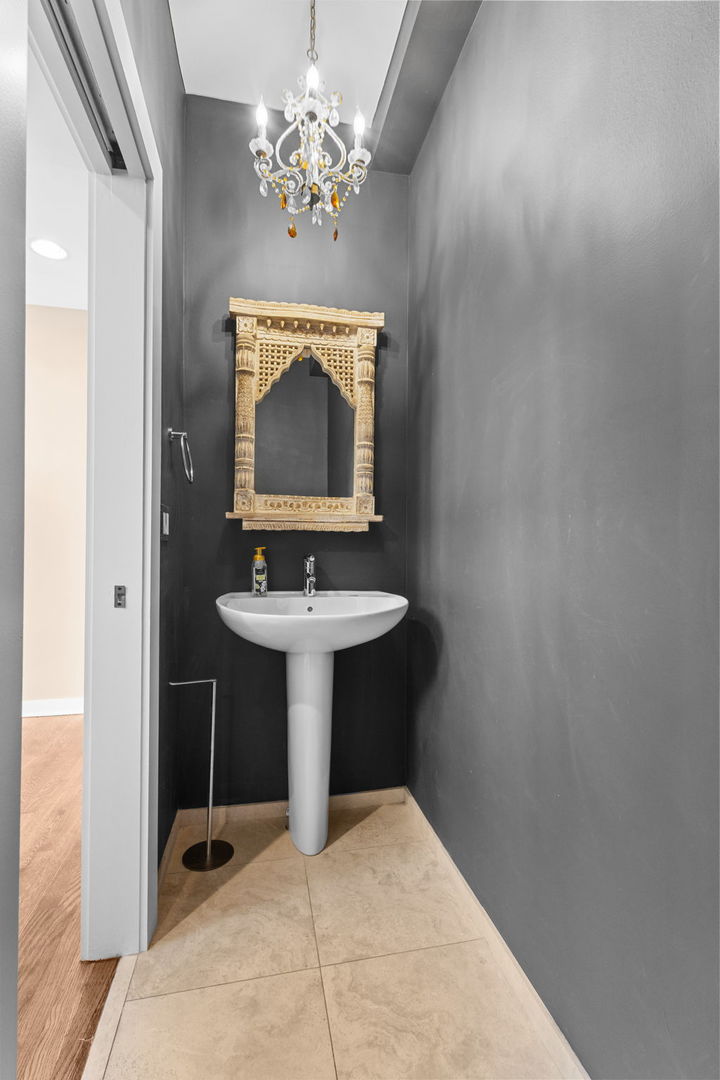 2150 W NORTH Avenue Unit: 2