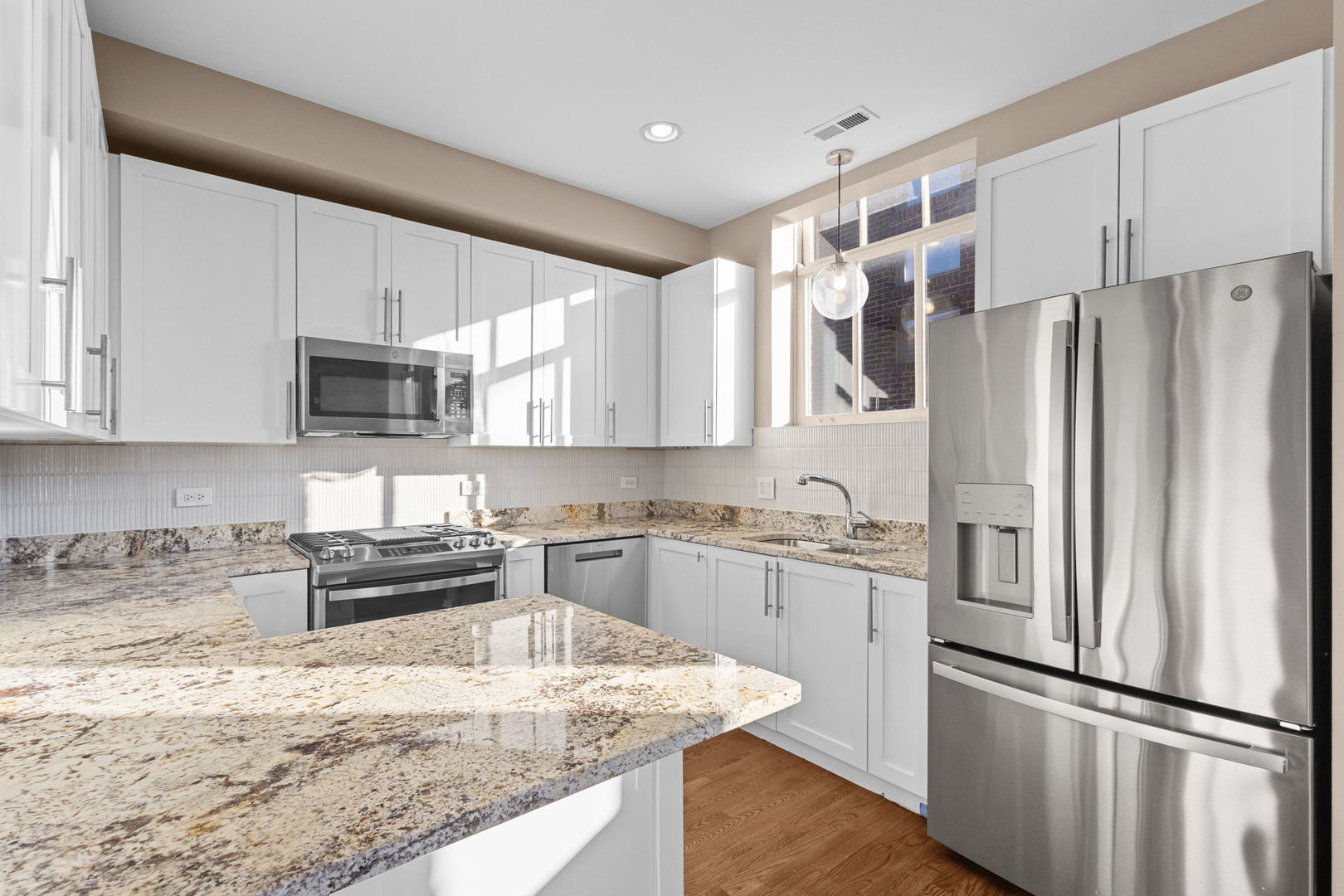 2150 W NORTH Avenue Unit: 2