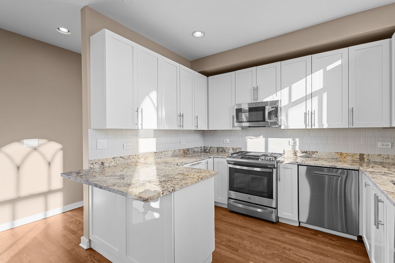 2150 W NORTH Avenue Unit: 2