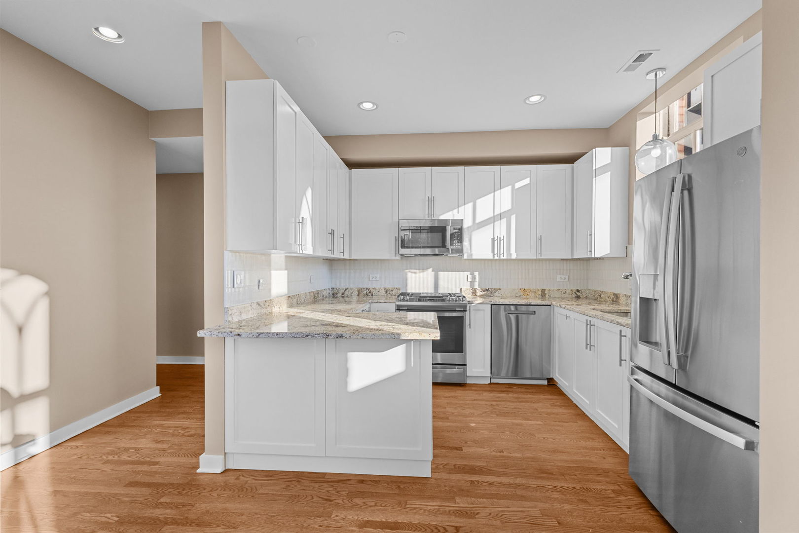 2150 W NORTH Avenue Unit: 2