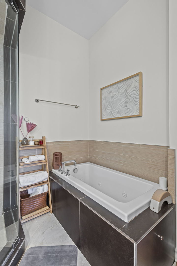 1621 W Pierce Avenue Unit: 1