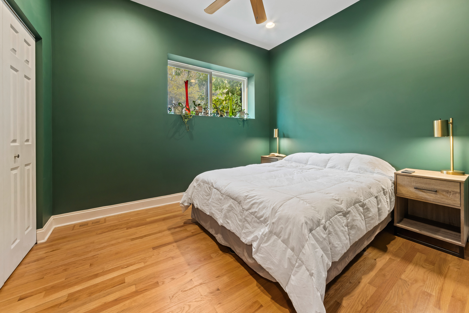 2558 W Haddon Avenue Unit: 1