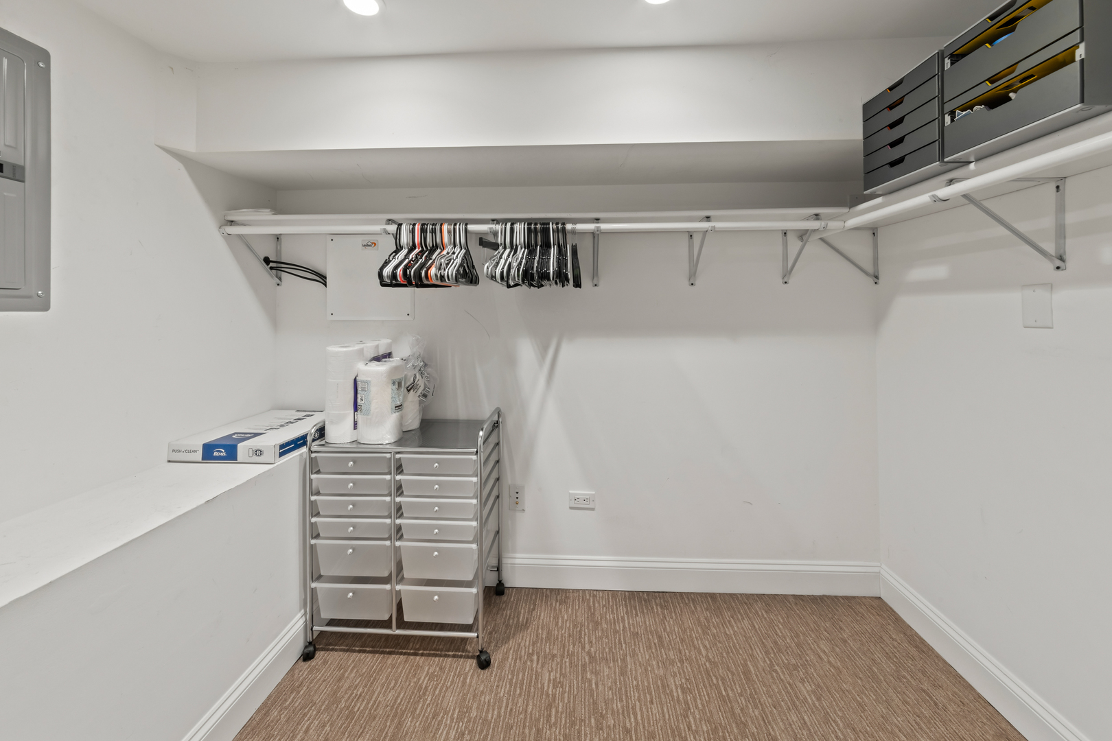 2558 W Haddon Avenue Unit: 1