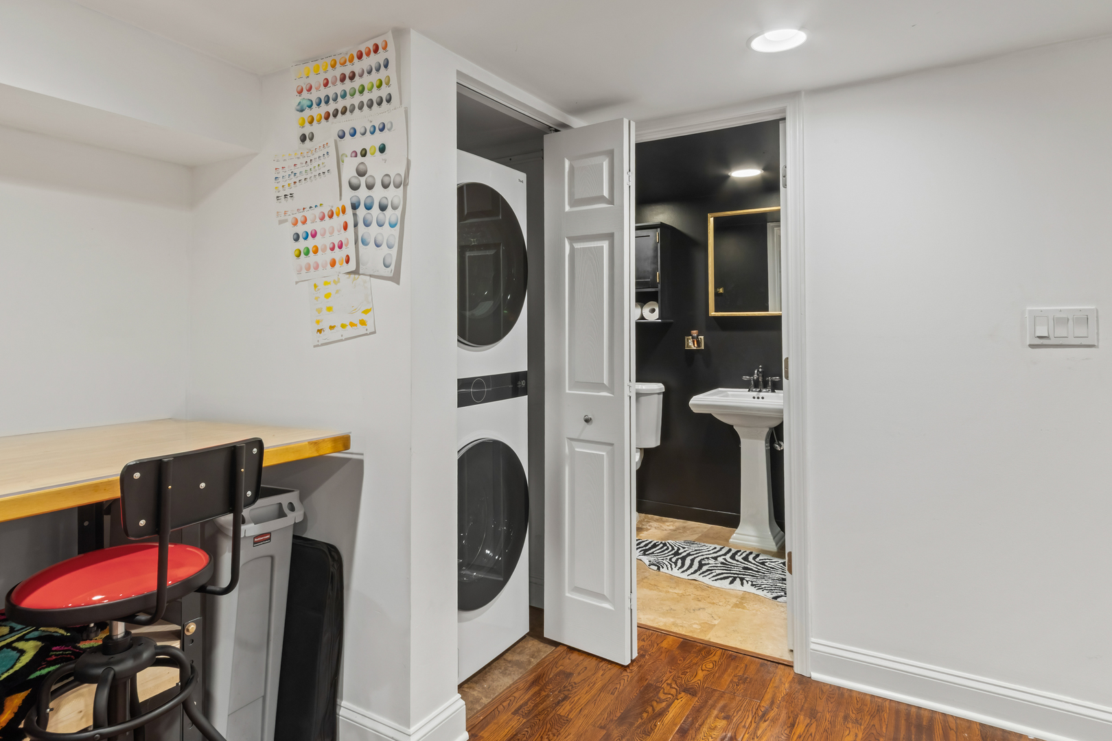 2558 W Haddon Avenue Unit: 1
