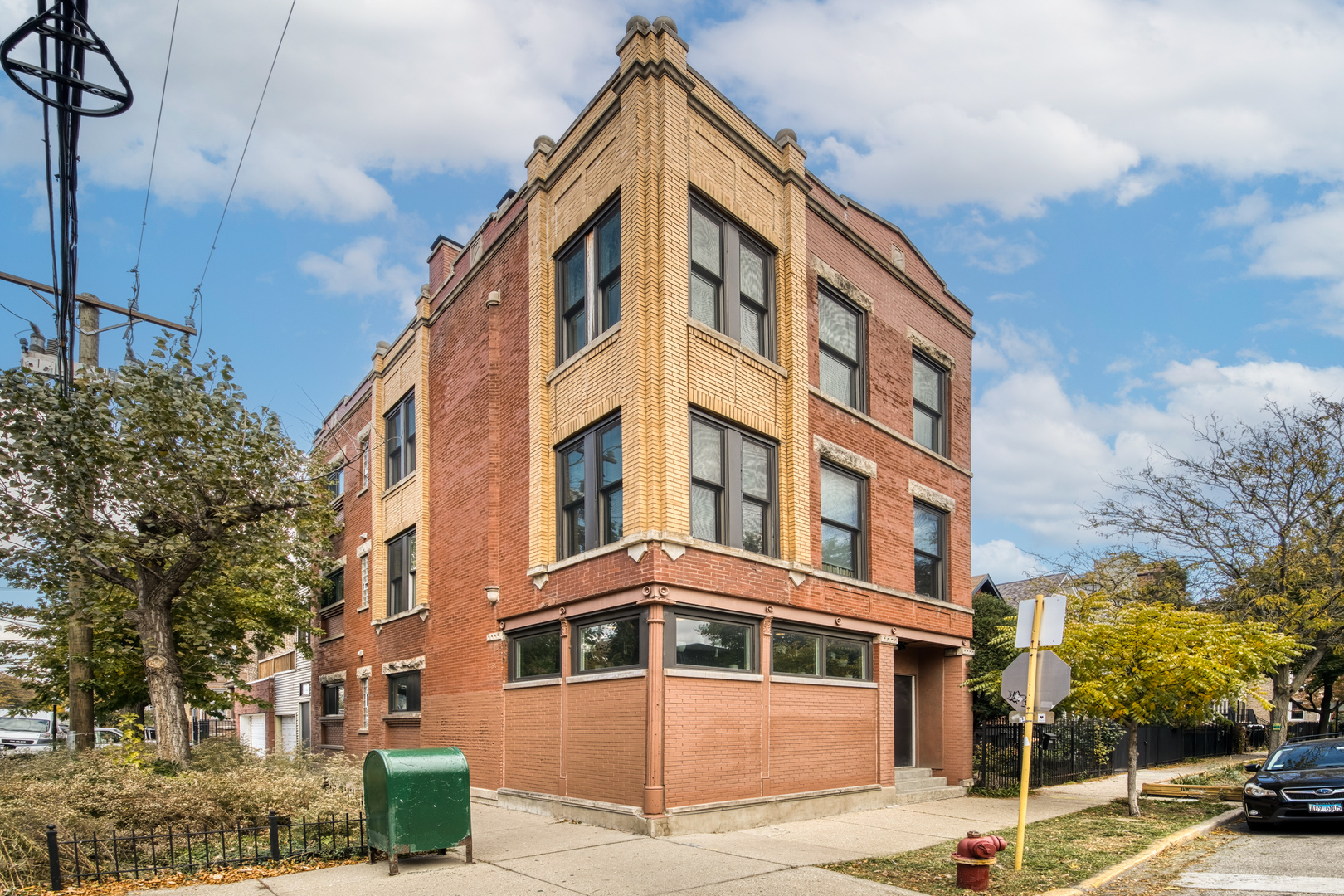 2558 W Haddon Avenue Unit: 1