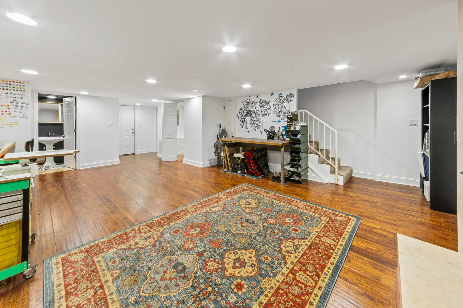 2558 W Haddon Avenue Unit: 1