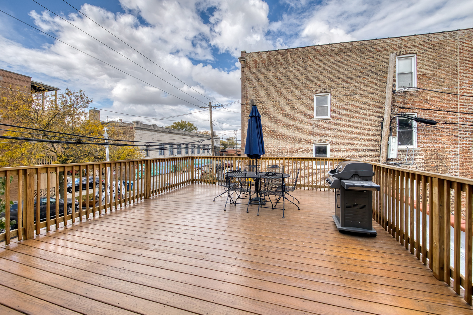 2558 W Haddon Avenue Unit: 1