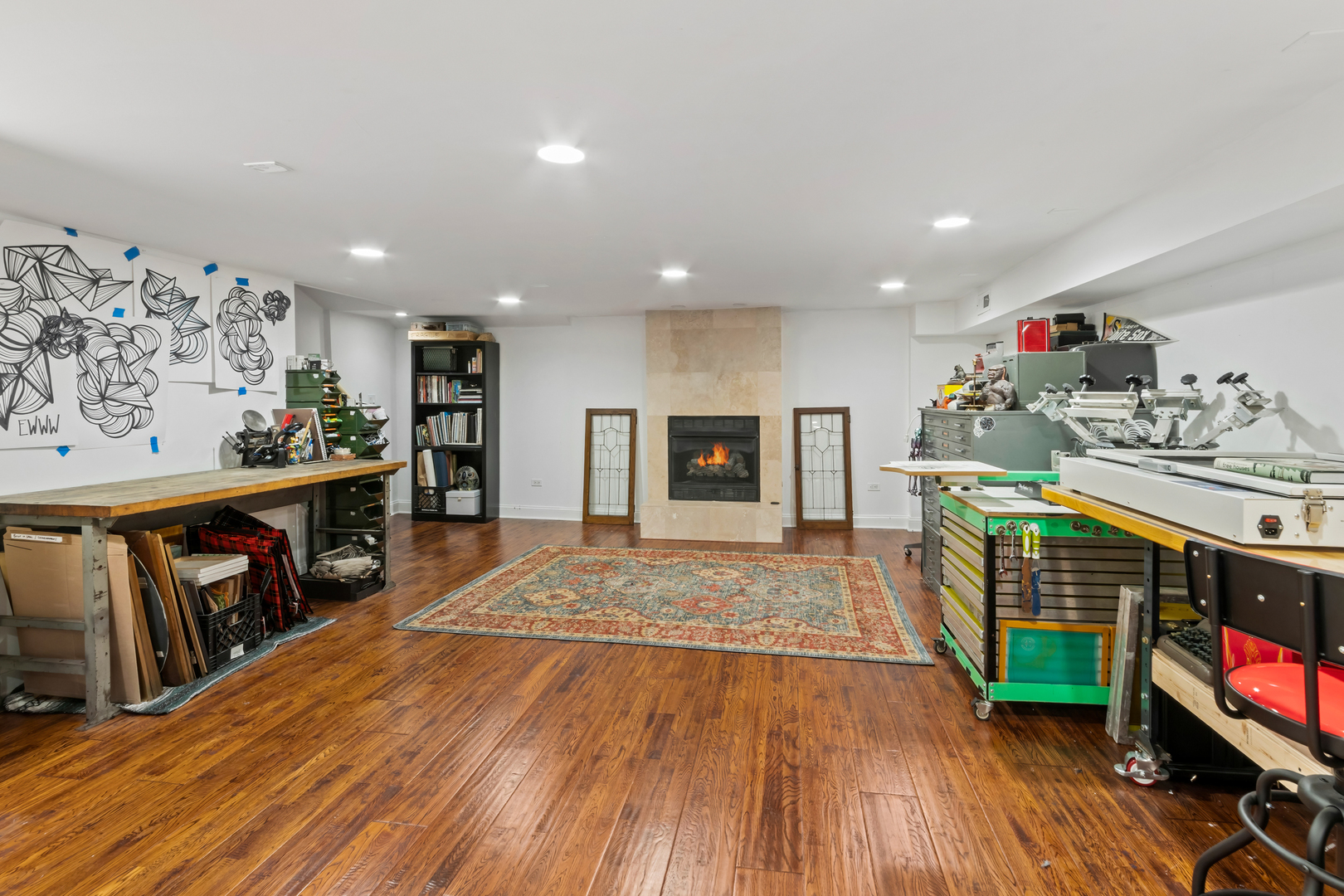 2558 W Haddon Avenue Unit: 1