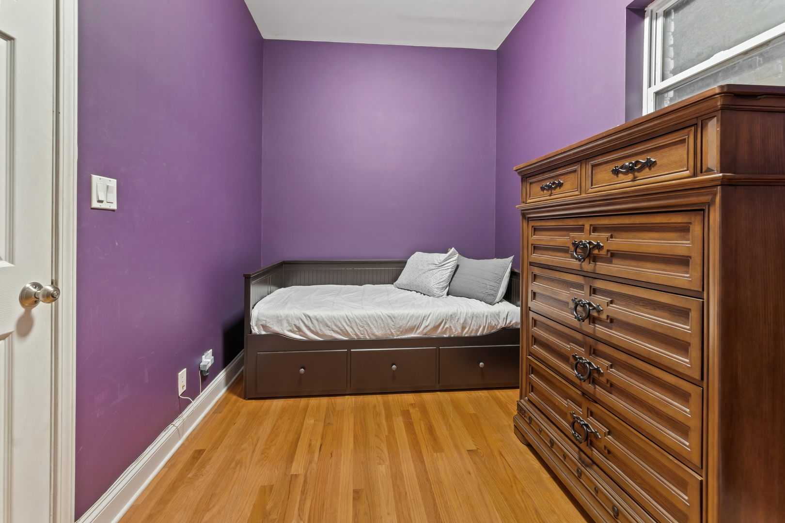 2558 W Haddon Avenue Unit: 1