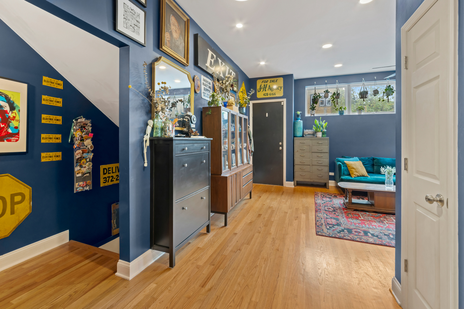 2558 W Haddon Avenue Unit: 1