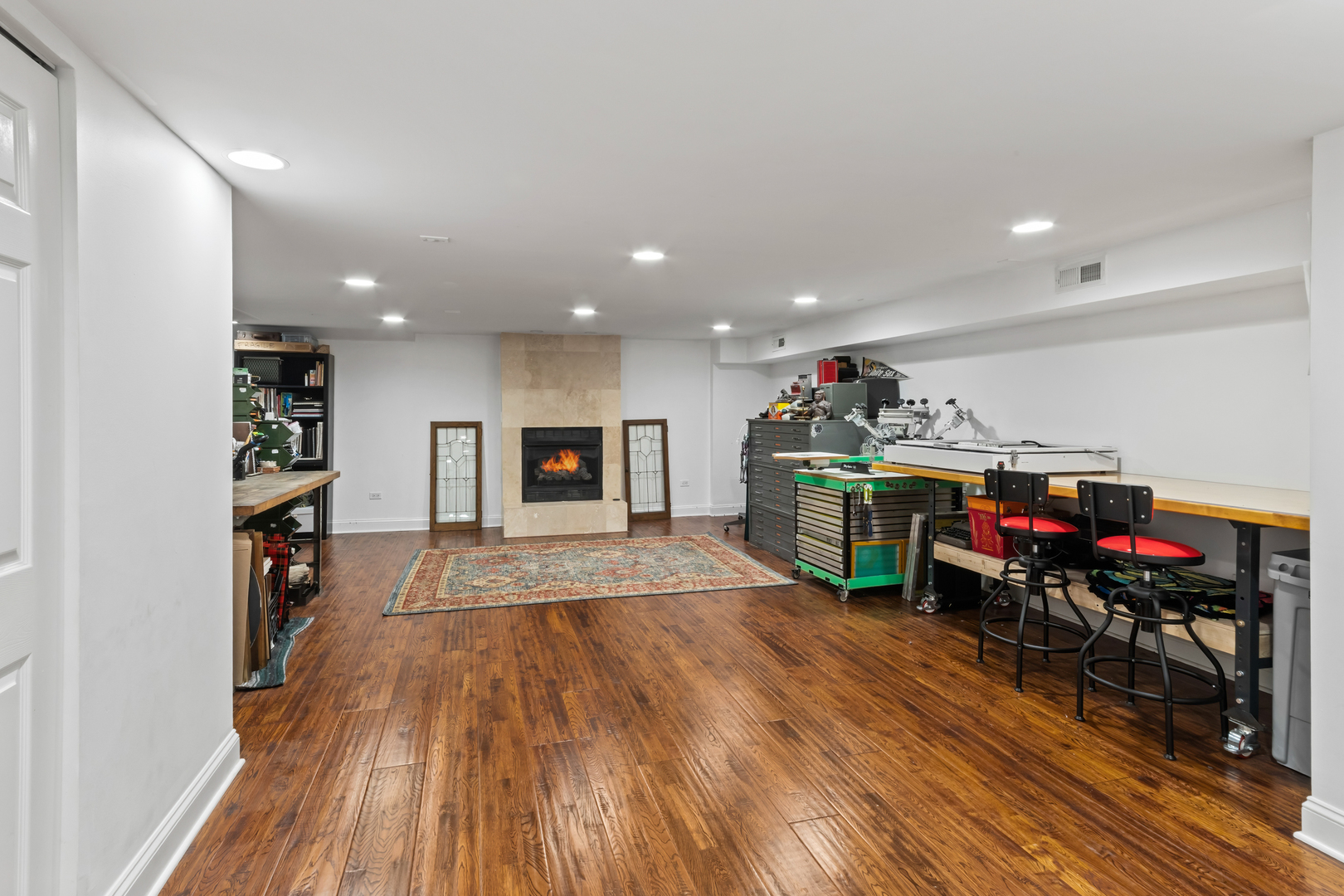 2558 W Haddon Avenue Unit: 1